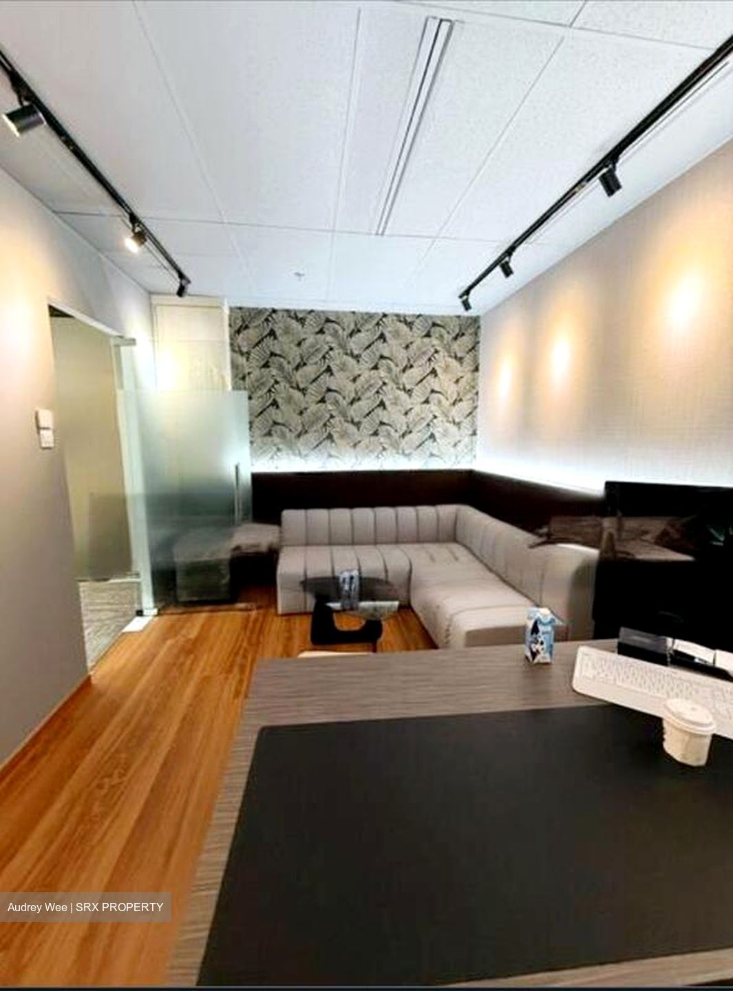 Shaw Centre (D9), Office #454153461